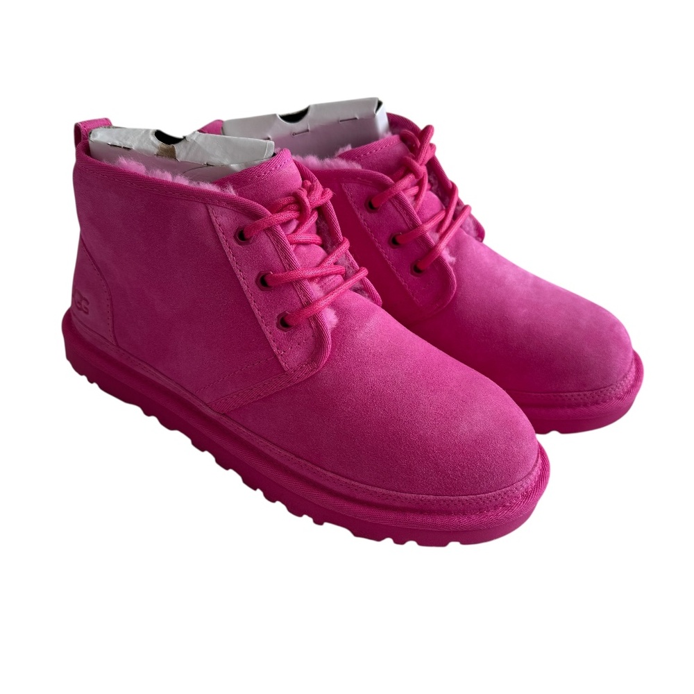 NWOB sz 9 hot pink UGG Neumel women's boots